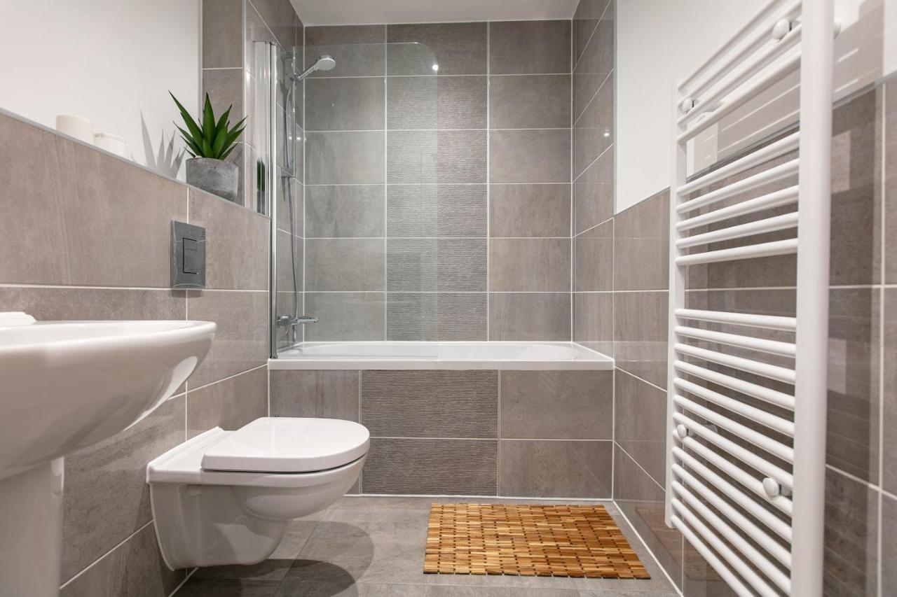 City Centre - Free Parking - Stylish 2 Bedroom Apartment Bristol Eksteriør billede