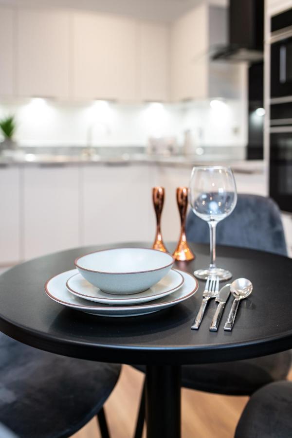 City Centre - Free Parking - Stylish 2 Bedroom Apartment Bristol Eksteriør billede